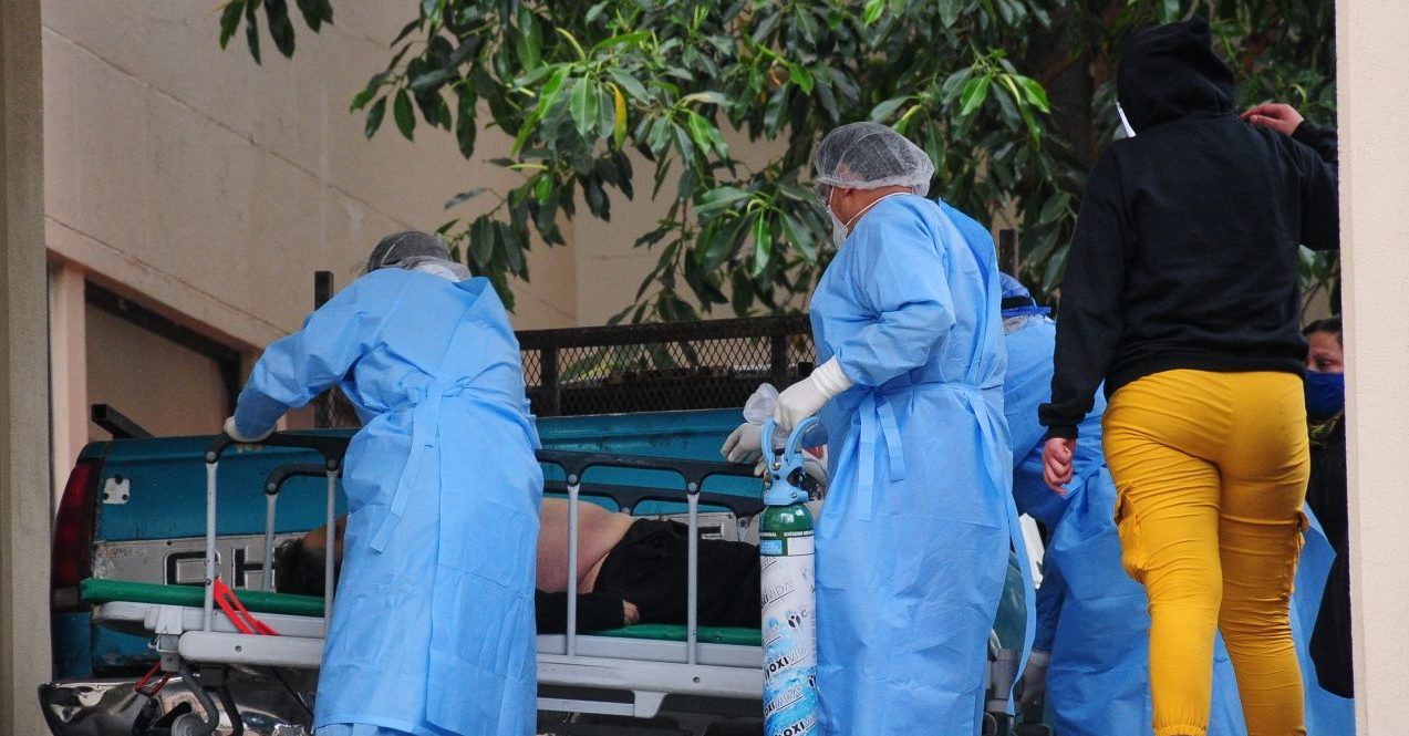 Fiestas decembrinas disparan contagios; estiman superar las 10 mil hospitalizaciones
