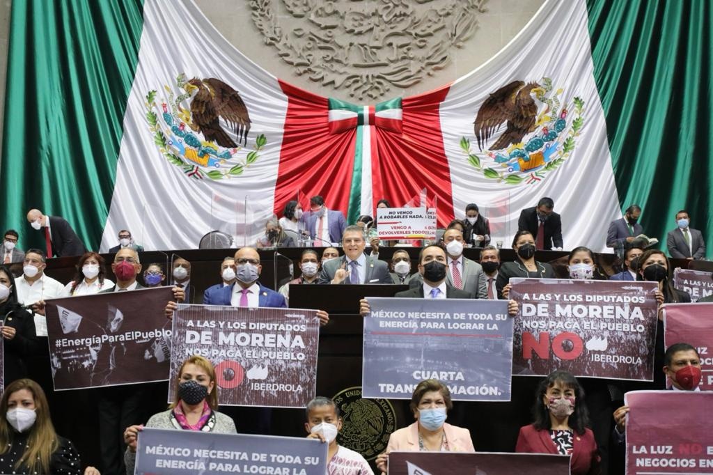 Lamentablemente aprueban nueva reforma eléctrica en México.
