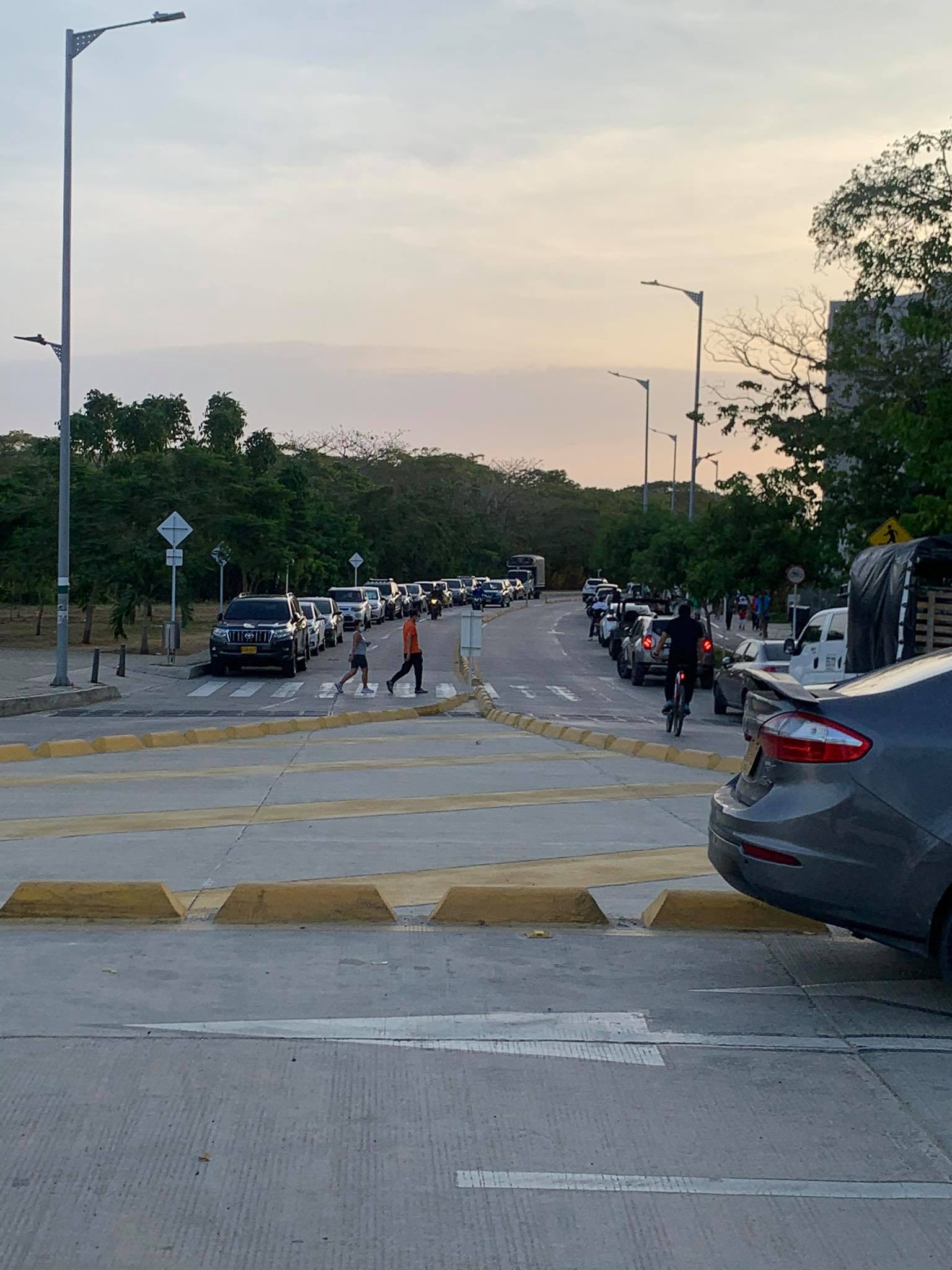 No hay donde parquear por exceso de vehículos