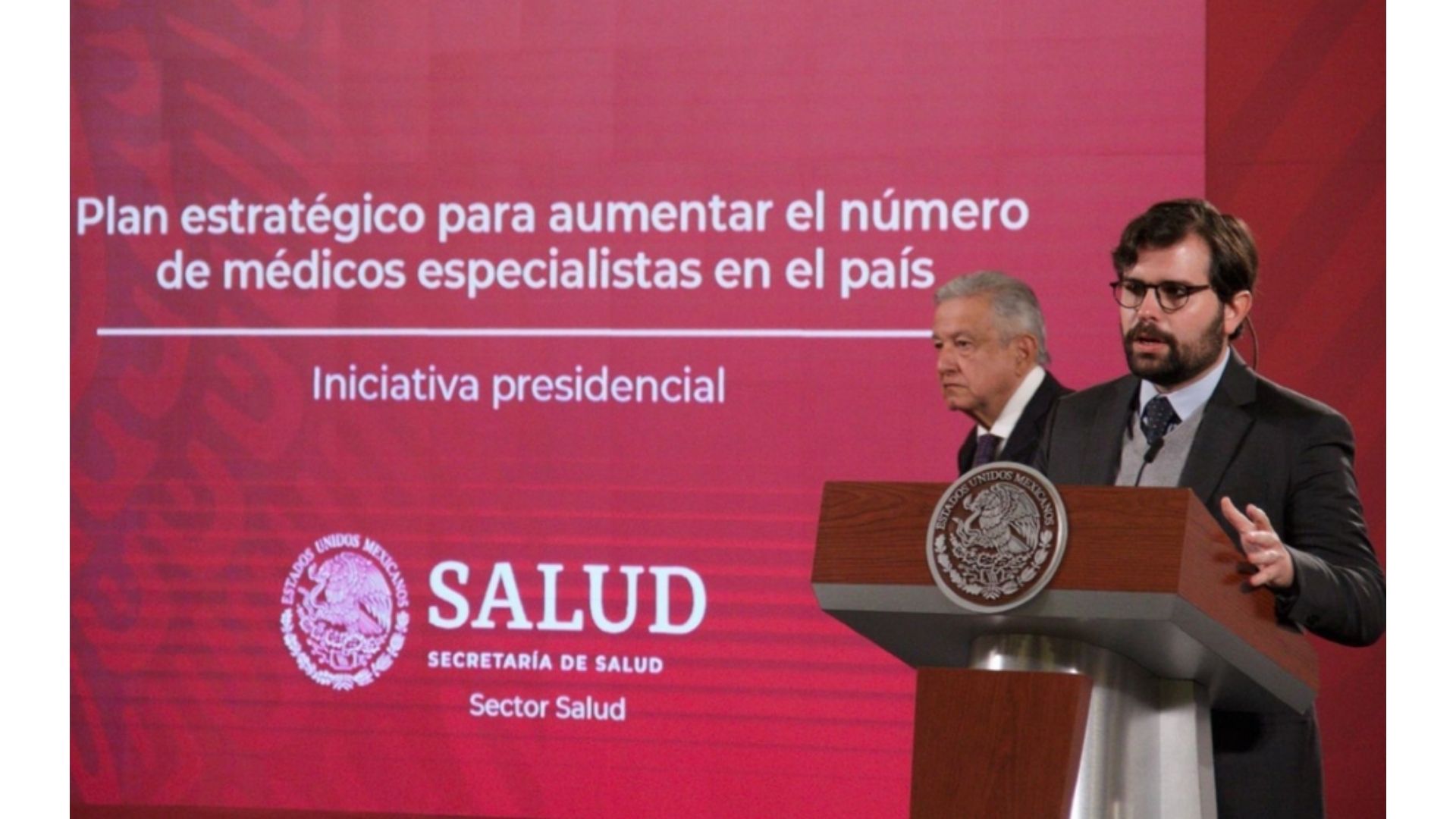 AMLO nombra a Alejandro Svarch como nuevo titular de Cofepris