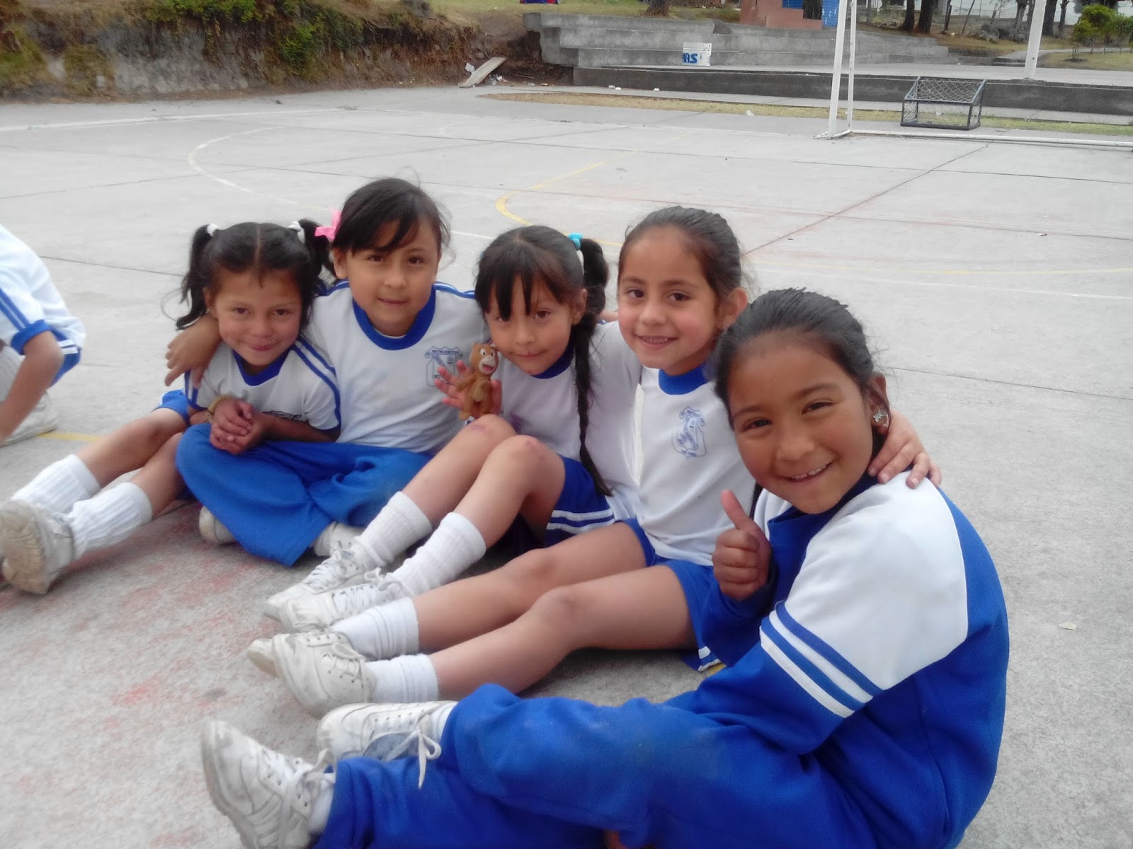 Estudiantes de primaria se ven afectados en sus estudios por clases virtuales