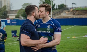 El «beso de la victoria» que venció a la homofóbia en el rugby