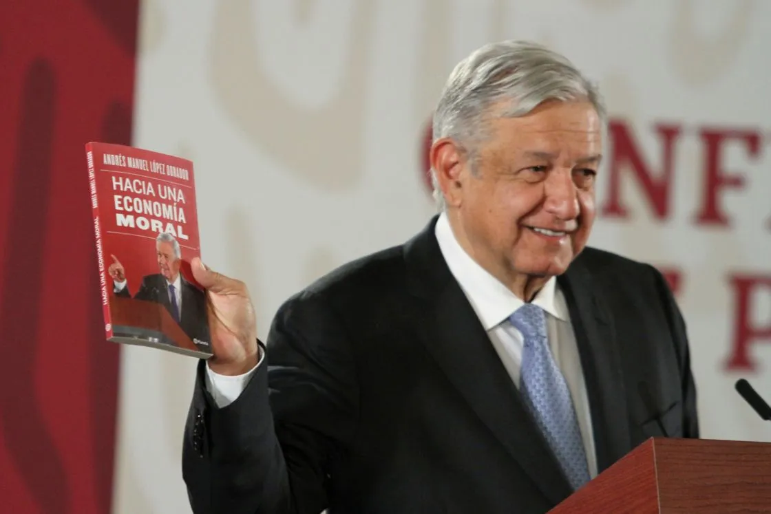 “HACIA UNA ECONOMIA MORAL” es el título del libro del presidente Andrés Manuel López Obrador