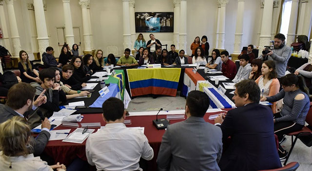 ¿CONVOCATORIA DE MERCOSUR?