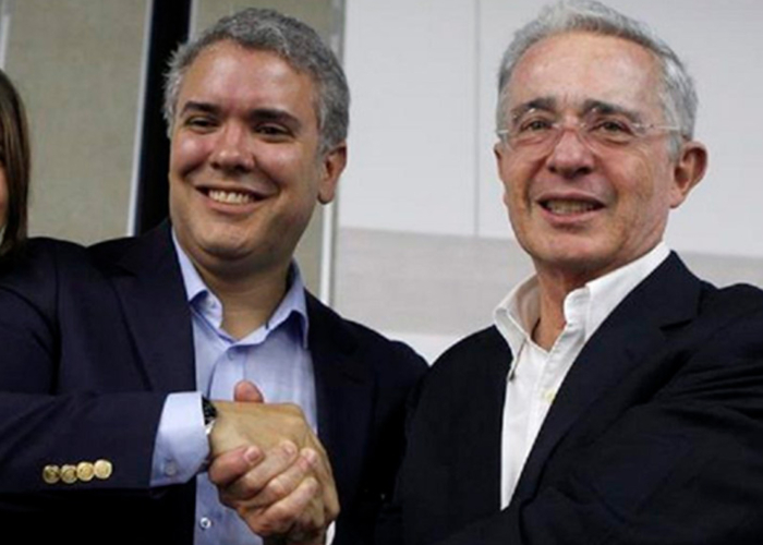 Iván Duque se la juega con la defensa de Álvaro Uribe, su mentor político
