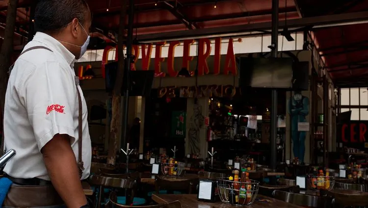Restaurantes buscan sobrevivir frente a la pandemia del virus