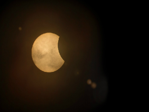 Cámara oscura: método seguro para ver el eclipse solar