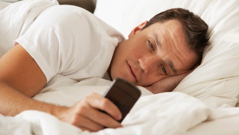 Beneficios de no usar el celular antes de dormir