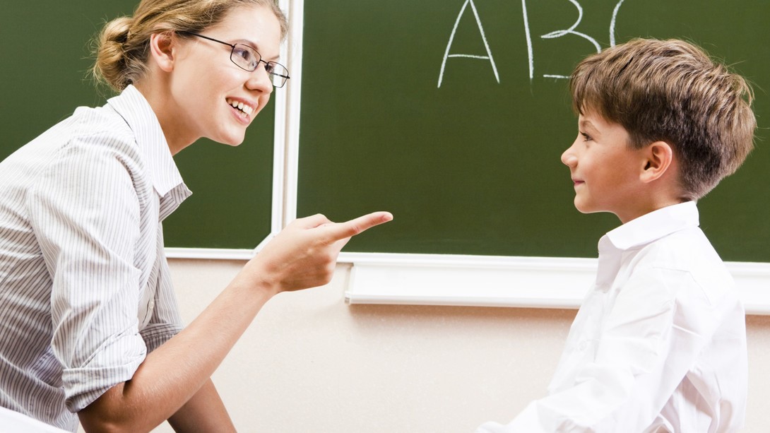 ¡Aprendemos a comportarnos y ser formados en base del conductismo!