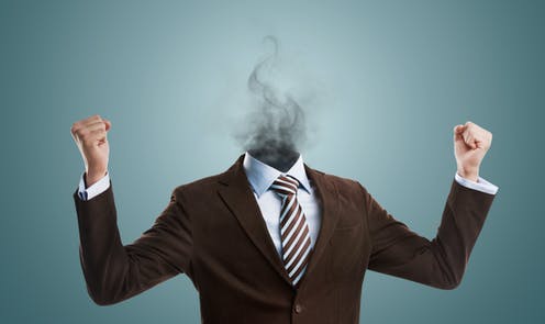 Burnout: qué es el creciente síndrome de estar "quemado" por el trabajo y cómo combatirlo