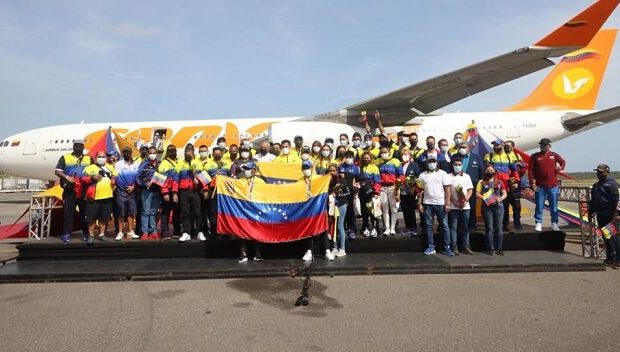 Llega delegación venezolana que participó en Tokio 2020