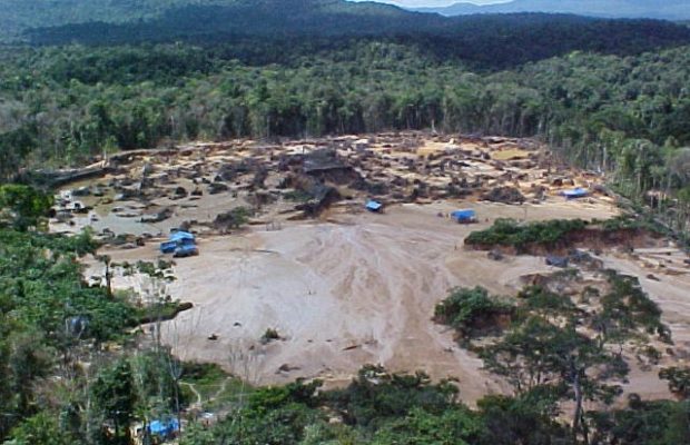 Indígenas venezolanos: Más de 400 garimpeiros brasileños armados invaden nuestro territorio