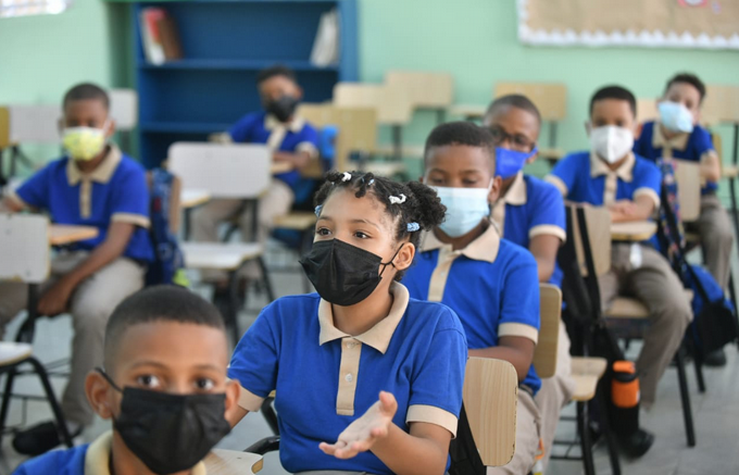 Escuela envía 4 niños a sus casas por presentar fiebre