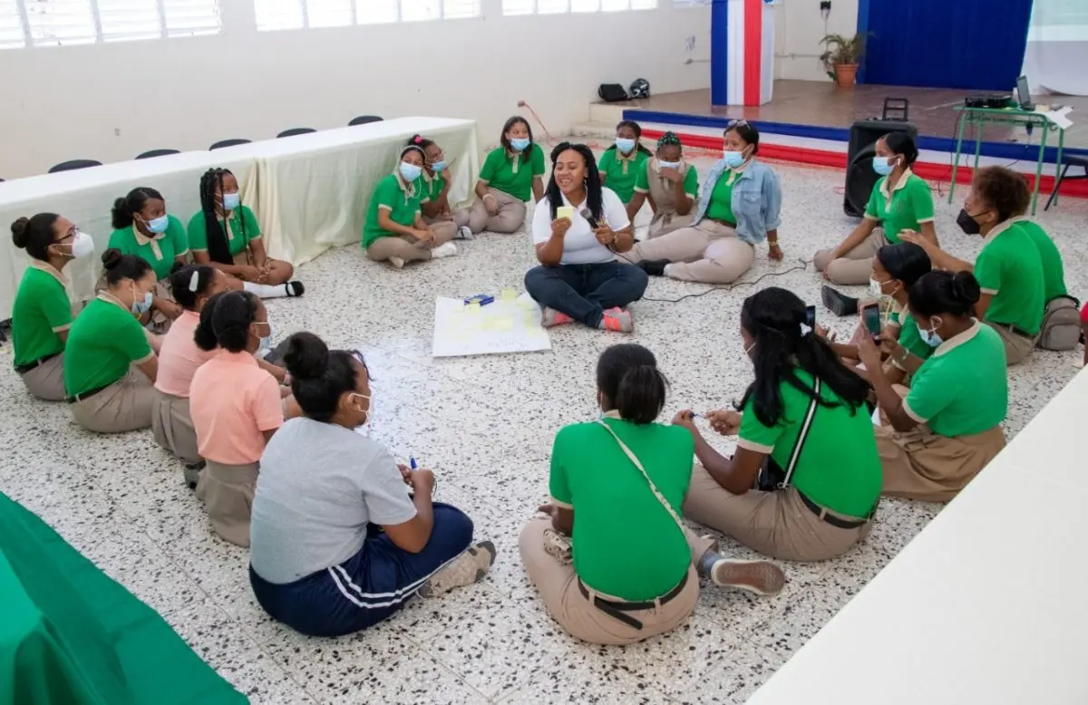 Educación realiza talleres con niñas para fortalecer el liderazgo femenino