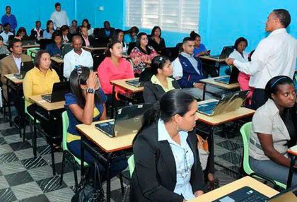 Sólo 528 de 11,000 pasaron las pruebas de primera etapa del concurso docente