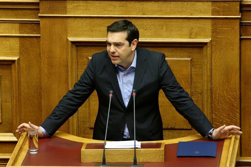 Tsipras hunde a los griegos en un conglomerado de impuestos y sanciones
