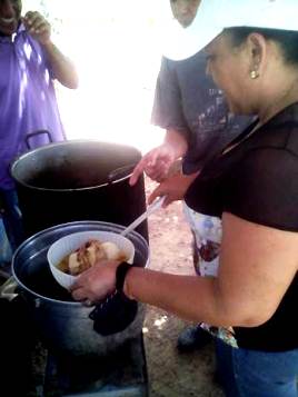 EL COMEDOR LLEGO AL SECTOR EL SABAZ COMPARTIENDO SOPAS