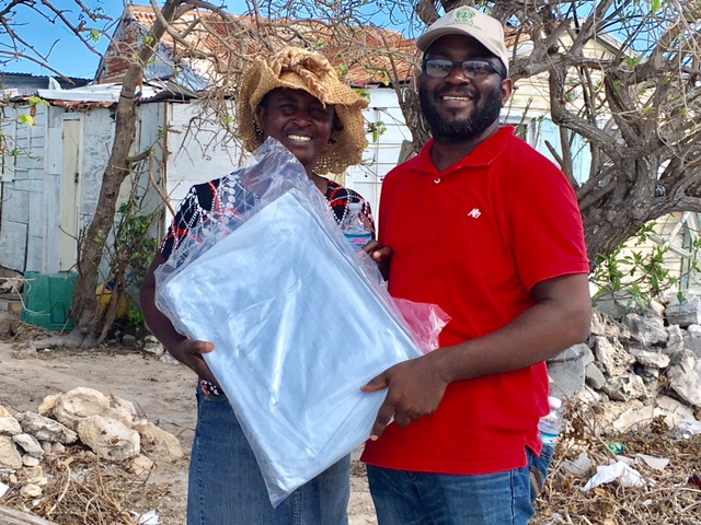 En Turcas y Caicos, Iglesia Adventista sigue brindando asistencia a la comunidad después de la tormenta