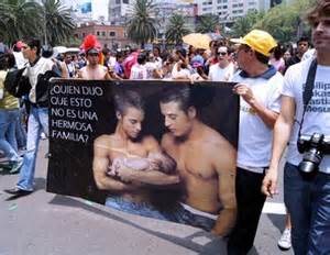 MARCHA EN CONTRA DE LA HETEROSEXUALIDAD  