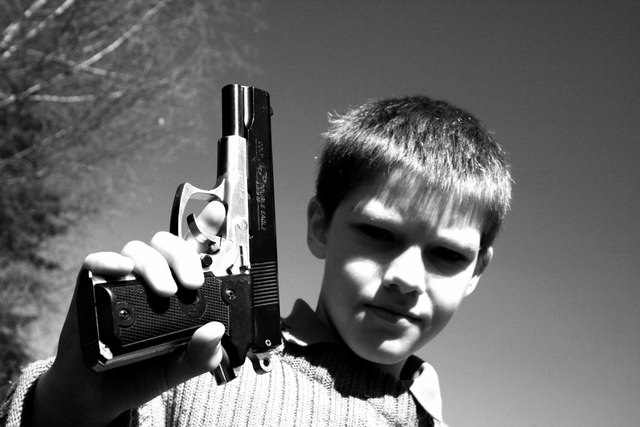 PEQUEÑOS ASESINOS
