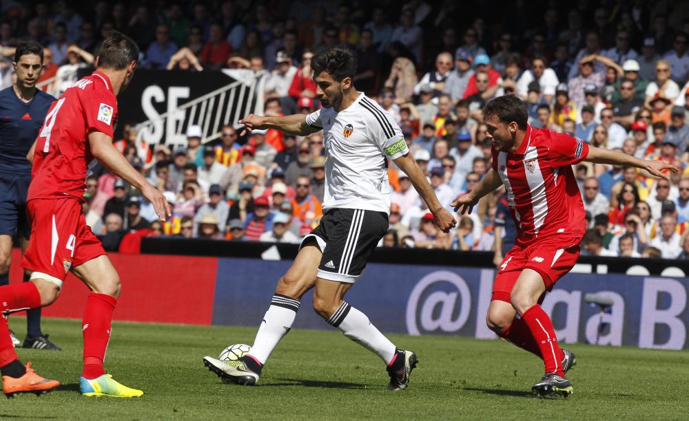 El Valencia por fin gana un partido