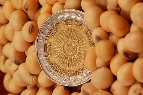 La soja sube en Argentina, impulsada por depreciación de moneda doméstica