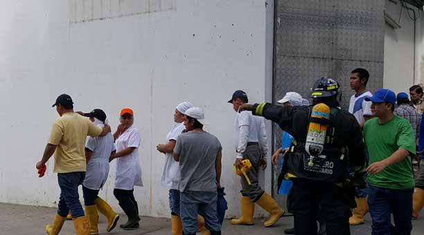 personas fueron evacuadas por fuga de amoniaco en noroeste de Guayaquil  Este contenido ha sido publicado o