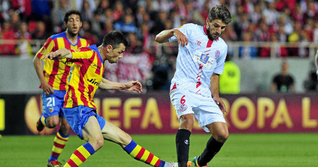 El Valencia devuelve al Sevilla el gol en el último minuto