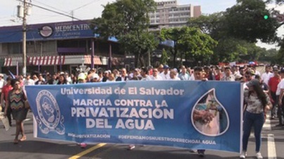 ORGANIZACIONES SOCIALES SE MANIFIESTAN CASI A DIARIO CONTRA LA PRIVATIZACIÓN DEL AGUA EN EL SALVADOR