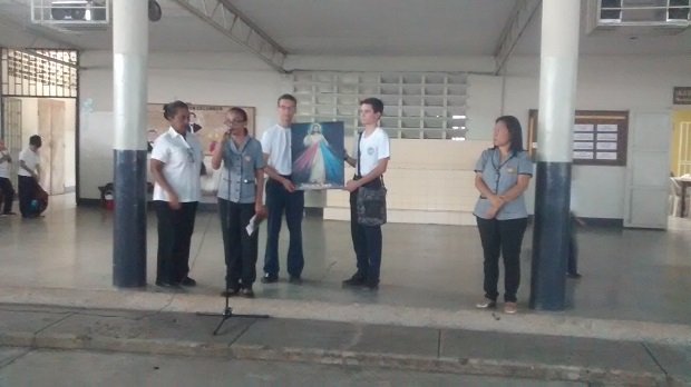 Se realizaron las Novenas de la Divina Misericordia en el colegio