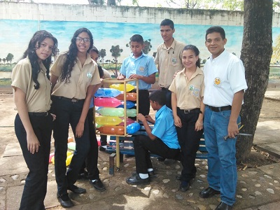 Patrulla ecológica anima a los estudiantes del colegio