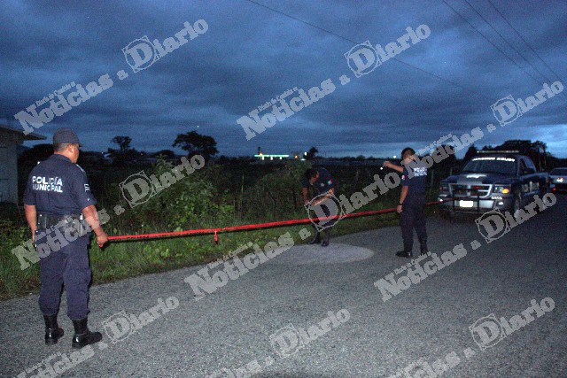BALEAN A PAREJA; UNO MUERE